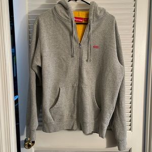 Supreme Hoodie size M in great condition